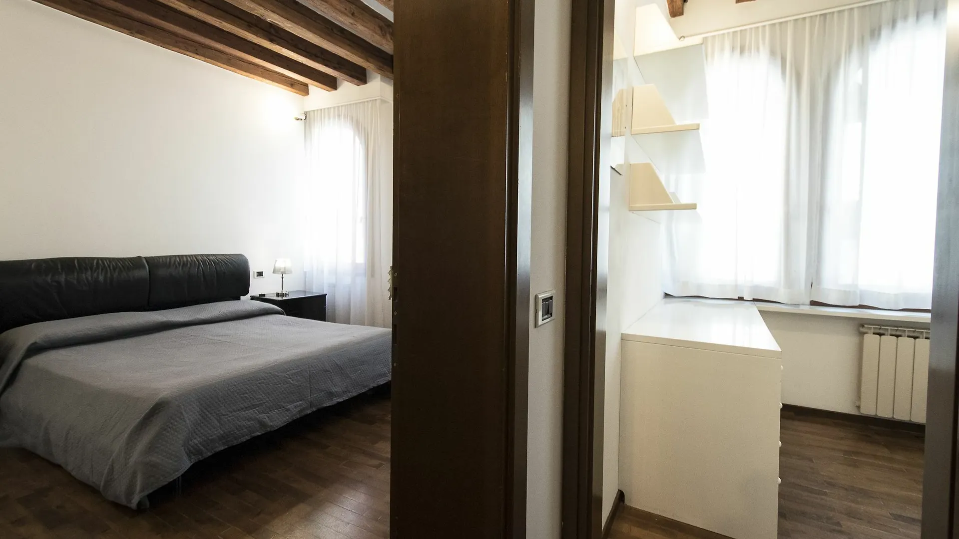 Smart Venice Apartment 0*,